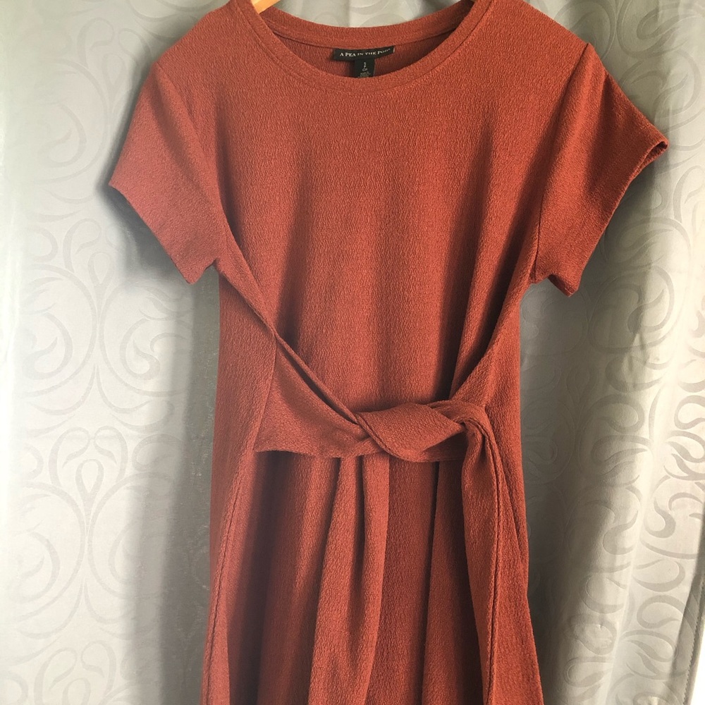 Textured tie-front maternity top